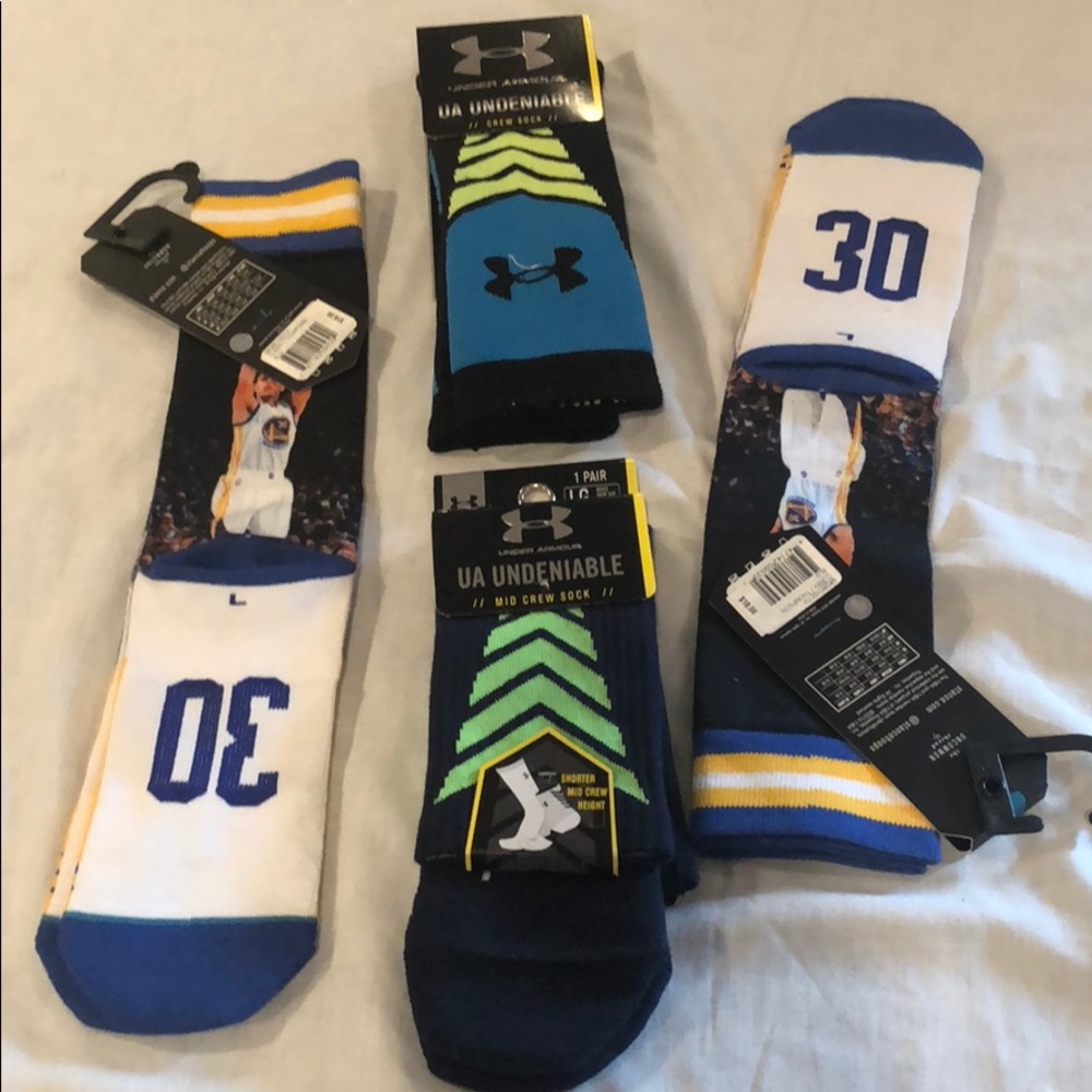 Four pairs of basketball socks curry/Klay and UA